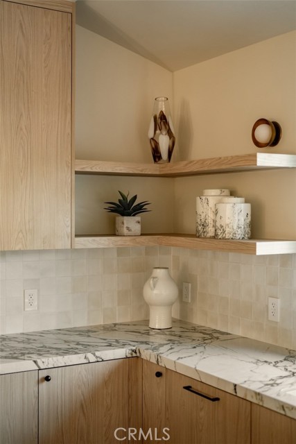 Detail Gallery Image 18 of 46 For 8960 Oak Park Ave, Northridge,  CA 91325 - 4 Beds | 3/1 Baths