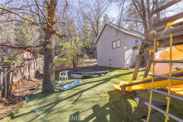 Detail Gallery Image 20 of 33 For 863 Ford Ln, Big Bear Lake,  CA 92315 - 4 Beds | 3/1 Baths