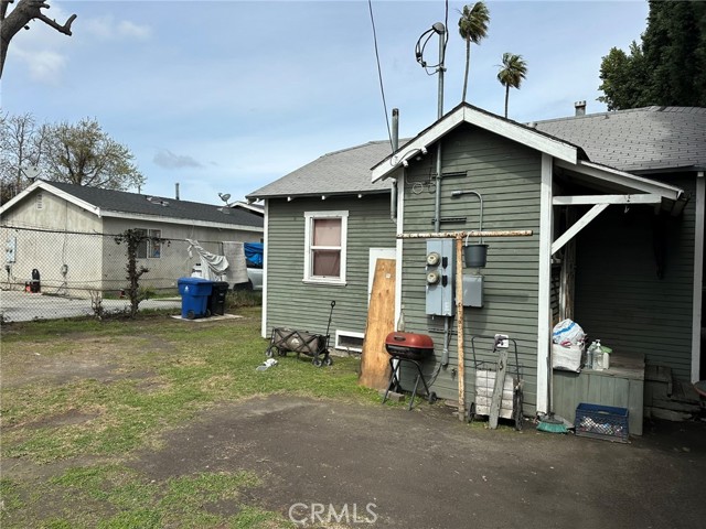 342 W 76th Street, Los Angeles CA: https://media.crmls.org/medias/bf2e68ff-0a1b-4178-96f9-e05c28557d55.jpg