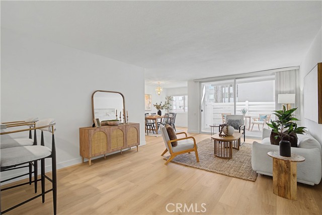 Detail Gallery Image 2 of 33 For 4915 Tyrone #126,  Sherman Oaks,  CA 91423 - 2 Beds | 2 Baths