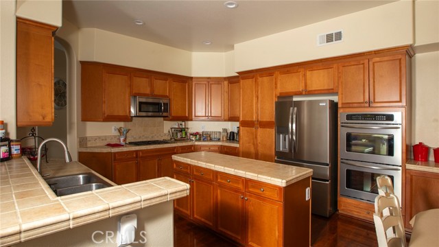 Detail Gallery Image 11 of 31 For 34088 Castle Pines, Yucaipa,  CA 92399 - 4 Beds | 3/1 Baths