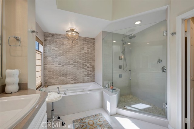Detail Gallery Image 19 of 65 For 27702 Greenfield Dr, Laguna Hills,  CA 92653 - 7 Beds | 5/2 Baths