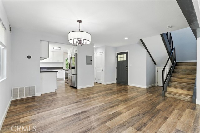5439 S La Cienega Boulevard, Ladera Heights CA: https://media.crmls.org/medias/bf2f1fa4-fe2f-441a-a3cd-5921d84bca52.jpg