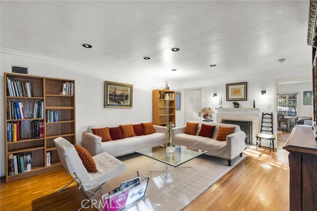 Detail Gallery Image 30 of 54 For 1815 Las Flores Dr, Glendale,  CA 91207 - 4 Beds | 3 Baths