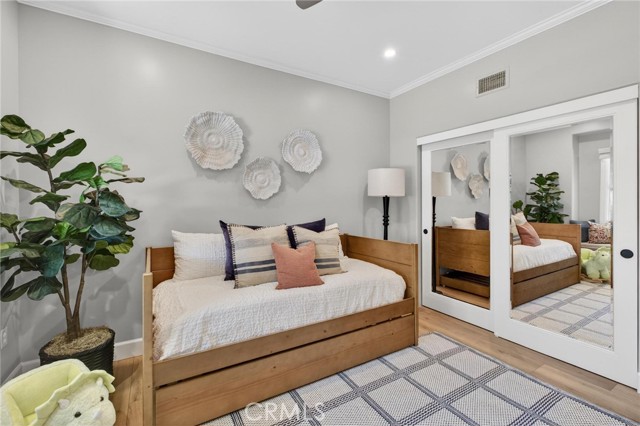 Image 31 of 75 For 1001 4th  