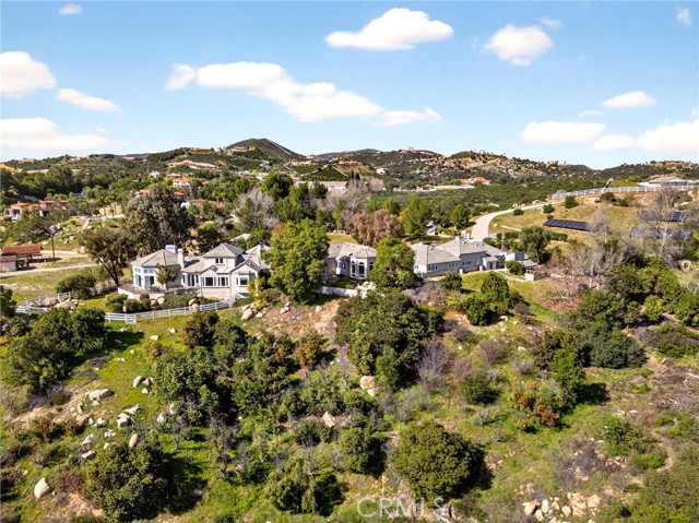 Detail Gallery Image 9 of 49 For 37840 via Majorca, Murrieta,  CA 92562 - 7 Beds | 4/1 Baths