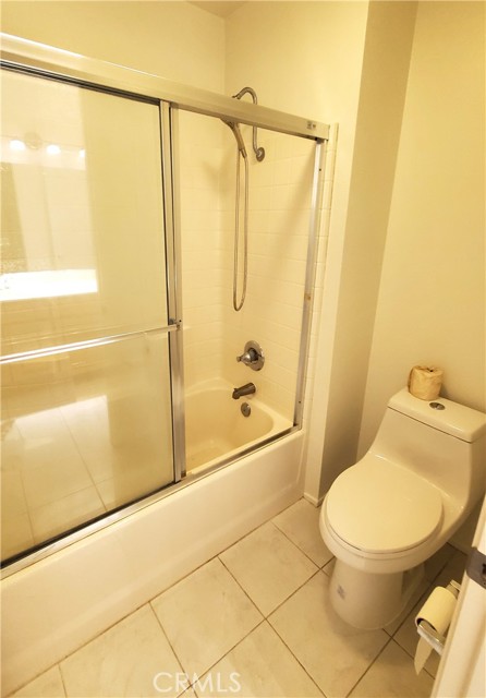 Upstairs Shared Bathroom