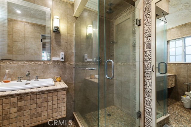 1729 W 51st Place, Los Angeles CA: https://media.crmls.org/medias/bf32ecaf-b476-4d26-a6e5-f84320efd672.jpg