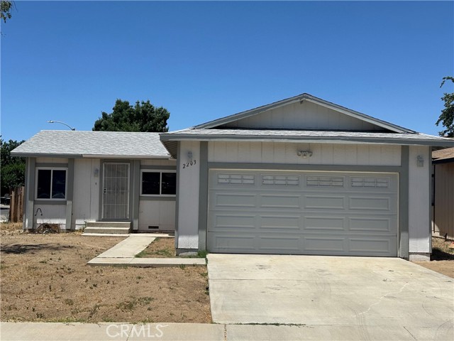 2203 Rosewood Ave, Lancaster, CA 93535