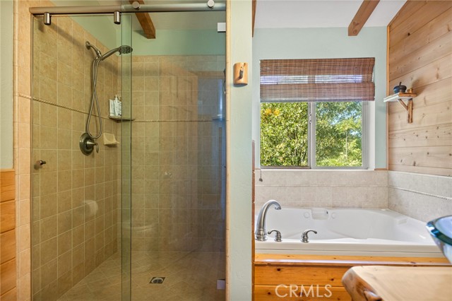 Detail Gallery Image 15 of 37 For 30008 Hickory Dr, Lake Arrowhead,  CA 92321 - 2 Beds | 2 Baths