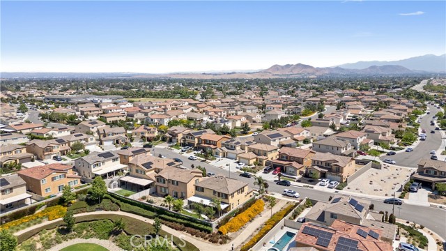 Detail Gallery Image 37 of 42 For 11057 Clear Lake Ln, Corona,  CA 91752 - 4 Beds | 3 Baths