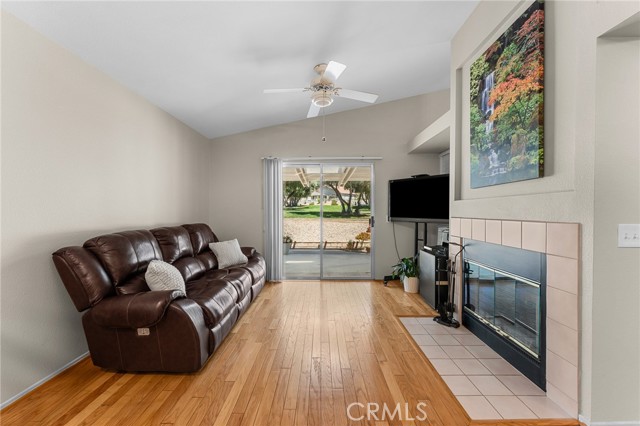 10401 Bel Air Drive, Cherry Valley CA: https://media.crmls.org/medias/bf33d297-de39-4e96-be67-3860eac7a916.jpg