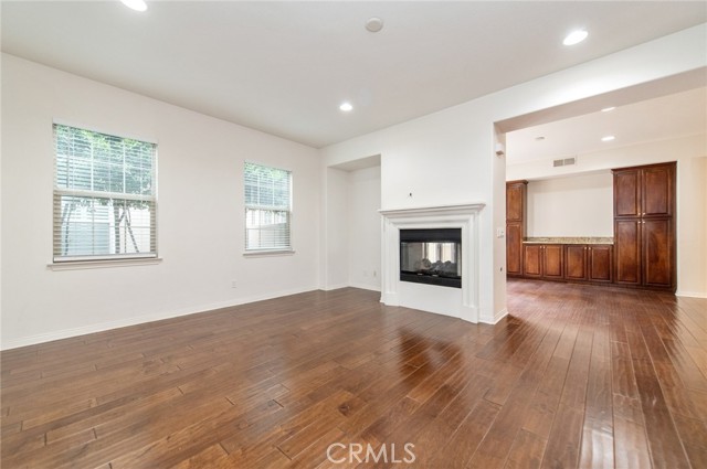 Detail Gallery Image 4 of 35 For 77 Hallmark, Irvine,  CA 92620 - 3 Beds | 3 Baths