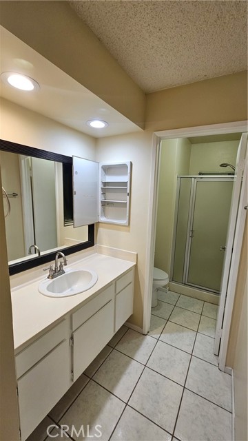 18149 Sundowner Way, Canyon Country CA: https://media.crmls.org/medias/bf363b53-b68e-45f0-a386-eeb582865578.jpg