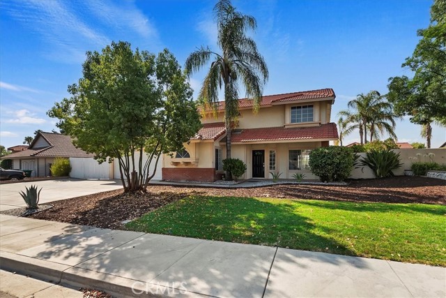 Detail Gallery Image 2 of 31 For 42174 Bancroft Way, Hemet,  CA 92544 - 5 Beds | 3 Baths