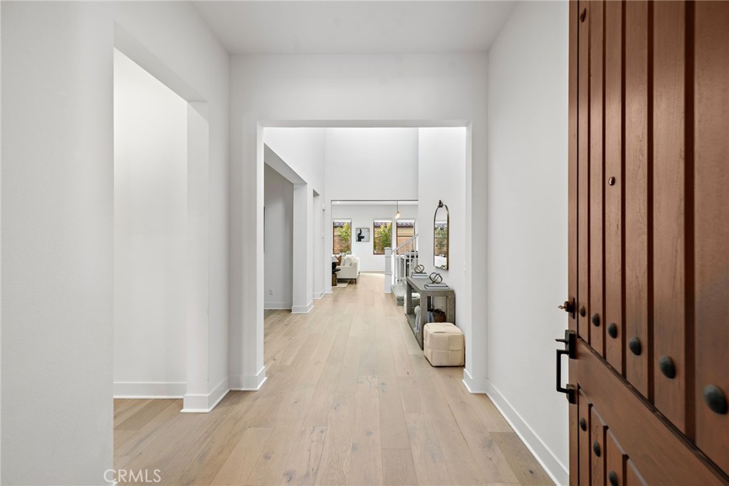 MLS #OC25183328 img 2