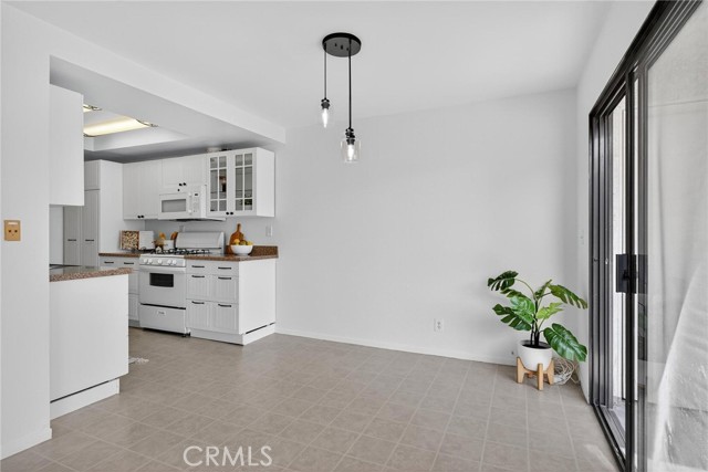 Detail Gallery Image 5 of 33 For 1715 259th Street #4,  Lomita,  CA 90717 - 2 Beds | 1 Baths