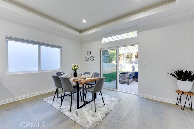 22237 Buena Ventura Street, Woodland Hills CA: https://media.crmls.org/medias/bf380b3b-8c85-4d08-b0f5-5b17b6f1bc66.jpg