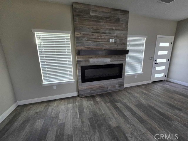 12358 Sioux Court, Apple Valley CA: https://media.crmls.org/medias/bf38bbd8-85ba-434a-8fe3-5a5b41eefea3.jpg