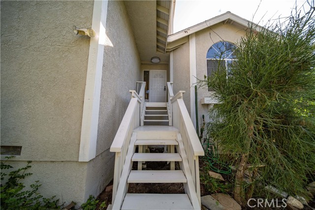 Detail Gallery Image 4 of 58 For 23564 County Line Rd, Chatsworth,  CA 91311 - 3 Beds | 2 Baths