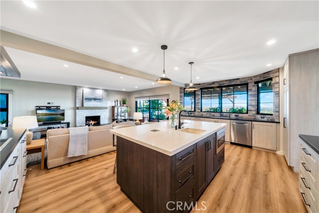 3636 E Longridge Drive, Orange CA: https://media.crmls.org/medias/bf3940c5-7165-4623-ab08-4467550b129f.jpg