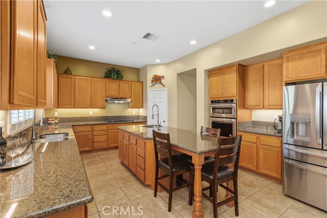 Detail Gallery Image 12 of 39 For 1195 Pamplona, Riverside,  CA 92508 - 4 Beds | 3/1 Baths