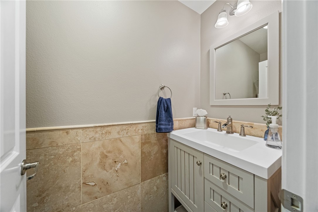 Detail Gallery Image 9 of 74 For 32431 Oak Hollow Ct, Wildomar,  CA 92595 - 6 Beds | 4/1 Baths