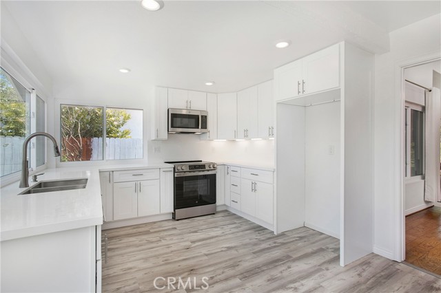 2220 Port Aberdeen Place, Newport Beach CA: https://media.crmls.org/medias/bf3cf03b-975b-4ad0-b2e4-b1691d91f21d.jpg