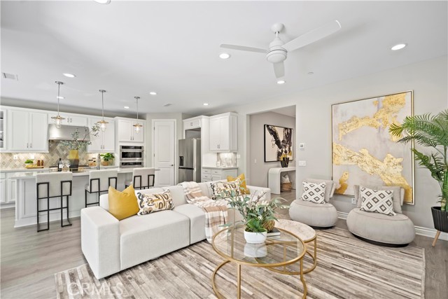 206 Phoebe, Irvine CA: https://media.crmls.org/medias/bf3d038b-63c2-4c25-b636-e089de34d29b.jpg