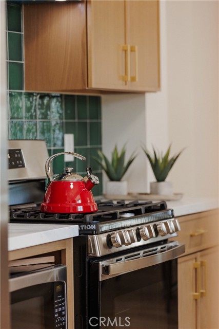 Detail Gallery Image 10 of 61 For 6841 Millmark, Long Beach,  CA 90805 - 4 Beds | 3 Baths