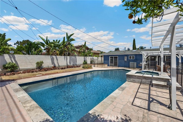 5345 Kenwood Avenue, Buena Park CA: https://media.crmls.org/medias/bf3db0f6-4075-44c5-a5a1-46ad46894dbe.jpg