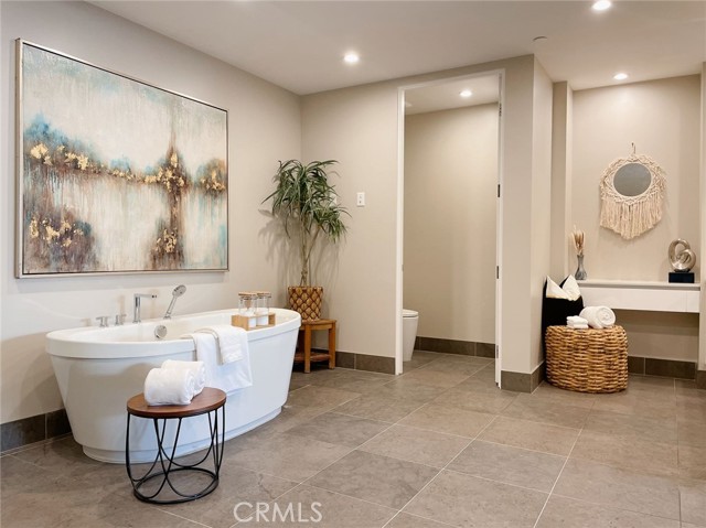 Detail Gallery Image 15 of 32 For 460 N Palm Dr #105,  Beverly Hills,  CA 90210 - 2 Beds | 2/1 Baths