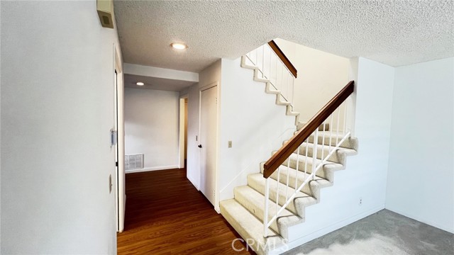 Detail Gallery Image 13 of 39 For 19564 Eagle Ridge, Porter Ranch,  CA 91326 - 3 Beds | 2/1 Baths