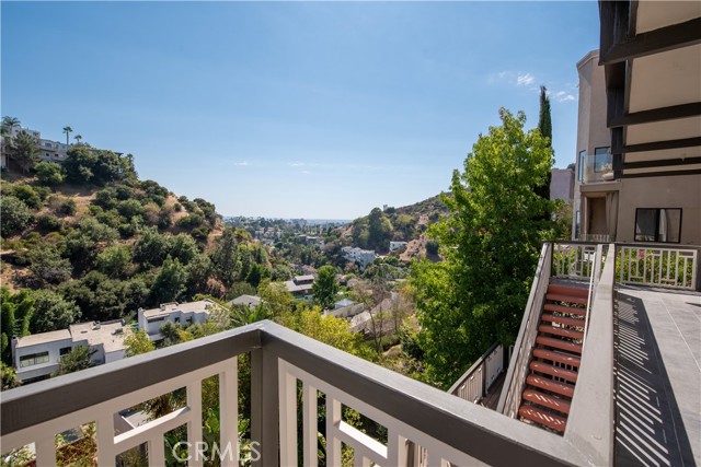 Detail Gallery Image 40 of 42 For 6432 Weidlake Dr, Los Angeles,  CA 90068 - 4 Beds | 3/1 Baths
