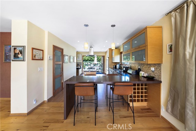 Detail Gallery Image 16 of 56 For 10707 Rochester, Los Angeles,  CA 90024 - 3 Beds | 3 Baths