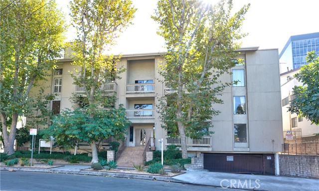 Detail Gallery Image 1 of 23 For 16022 Moorpark St #101,  Encino,  CA 91436 - 2 Beds | 2/1 Baths