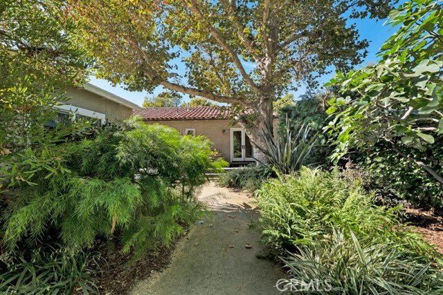 Detail Gallery Image 29 of 36 For 14627 Killion St, Sherman Oaks,  CA 91411 - 2 Beds | 2 Baths