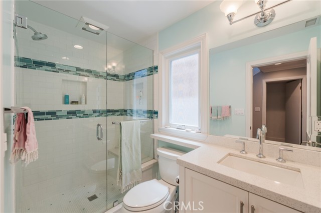 Detail Gallery Image 15 of 25 For 1301 Oak Ave, Manhattan Beach,  CA 90266 - 3 Beds | 3 Baths