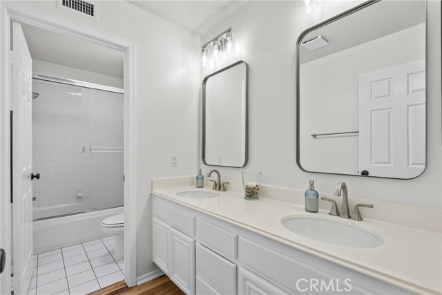 Detail Gallery Image 30 of 54 For 27360 Chesterfield Dr, Valencia,  CA 91354 - 4 Beds | 3 Baths
