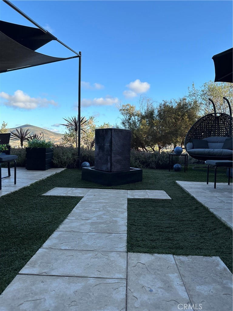 https://media.crmls.org/medias/bf411936-d425-4336-8140-ac1a210837fb.jpg?preset=X-Large