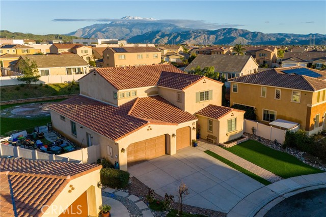 Detail Gallery Image 4 of 53 For 1632 Manti Ct, Beaumont,  CA 92223 - 5 Beds | 4 Baths