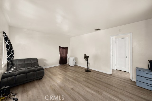 Detail Gallery Image 5 of 28 For 7027 Conejo Dr, San Bernardino,  CA 92404 - 3 Beds | 1 Baths