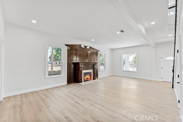 12887 Mount Vernon Avenue, Grand Terrace CA: https://media.crmls.org/medias/bf4284bc-5ad6-49c8-bbdf-58deb3e9a8ec.jpg