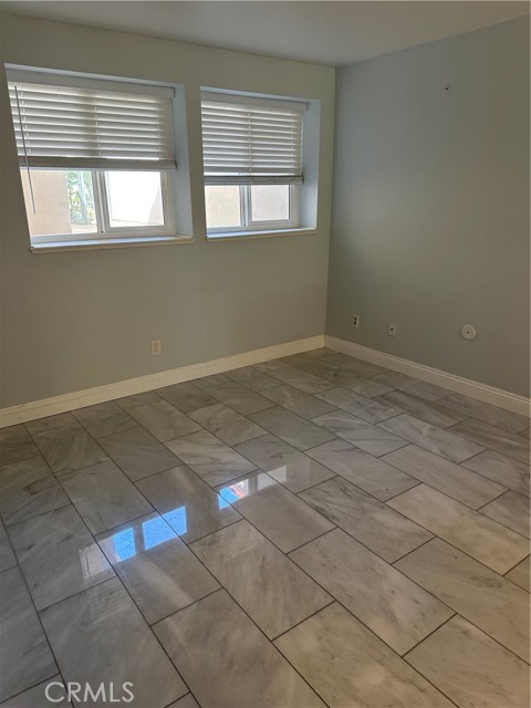 Image 13 of 27 For 516 Westchester