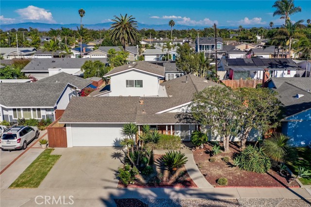 Detail Gallery Image 3 of 43 For 20642 Goshawk Ln, Huntington Beach,  CA 92646 - 5 Beds | 3 Baths