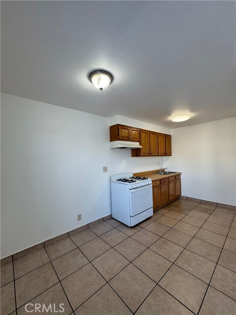 Detail Gallery Image 2 of 6 For 1422 S Townsend St #3,  Santa Ana,  CA 92704 - 1 Beds | 1 Baths