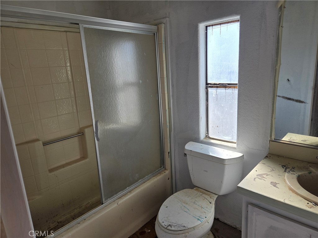 https://media.crmls.org/medias/bf44951a-f02e-4153-a388-75cc944070e2.jpg?preset=X-Large