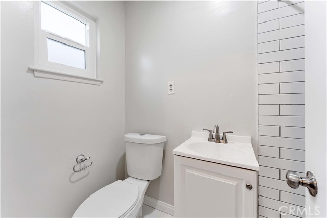 2106 W Judith Lane, Anaheim CA: https://media.crmls.org/medias/bf44c0c4-dd99-44b4-8702-9ee4bab6f907.jpg