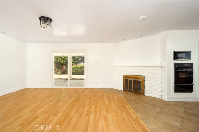 24027 Welby Way photo 9