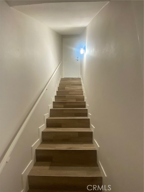 404 N Broadway, Redondo Beach CA: https://media.crmls.org/medias/bf46463b-f23a-4a7b-9f29-572eae129259.jpg